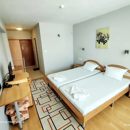Family Coral 3*